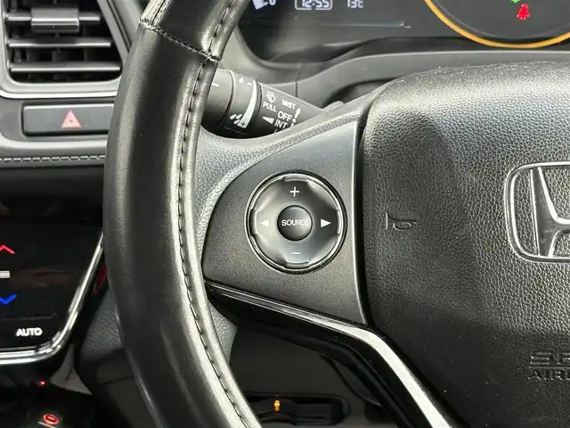 ホンダ ヴェゼル G ホンダセンシング 岩手県 2018(平30)年 6.9万km クリスタルブラックパール 禁煙車/4WD/追従型クルーズコントロール/純正ナビ/→フルセグTV/Bluetooth/CD/DVD/FM/AM/バックカメラ/ステアリングスイッチ/レーンキープアシスト/衝突軽減システム/横滑り防止装置/電子パーキング/オートブレーキホールド/オートライト/LEDヘッドライト/〇プッシュスタート/〇電動格納ミラー/〇ウィンカーミラー/〇ドアバイザー/〇フロアマット/〇シガーソケット/〇スマートキー/ビルトインETC