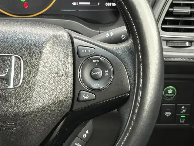 ホンダ ヴェゼル G ホンダセンシング 岩手県 2018(平30)年 6.9万km クリスタルブラックパール 禁煙車/4WD/追従型クルーズコントロール/純正ナビ/→フルセグTV/Bluetooth/CD/DVD/FM/AM/バックカメラ/ステアリングスイッチ/レーンキープアシスト/衝突軽減システム/横滑り防止装置/電子パーキング/オートブレーキホールド/オートライト/LEDヘッドライト/〇プッシュスタート/〇電動格納ミラー/〇ウィンカーミラー/〇ドアバイザー/〇フロアマット/〇シガーソケット/〇スマートキー/ビルトインETC