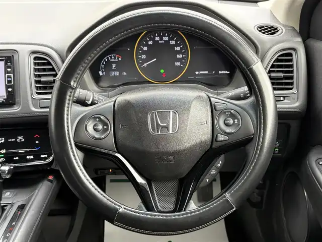 ホンダ ヴェゼル G ホンダセンシング 岩手県 2018(平30)年 6.9万km クリスタルブラックパール 禁煙車/4WD/追従型クルーズコントロール/純正ナビ/→フルセグTV/Bluetooth/CD/DVD/FM/AM/バックカメラ/ステアリングスイッチ/レーンキープアシスト/衝突軽減システム/横滑り防止装置/電子パーキング/オートブレーキホールド/オートライト/LEDヘッドライト/〇プッシュスタート/〇電動格納ミラー/〇ウィンカーミラー/〇ドアバイザー/〇フロアマット/〇シガーソケット/〇スマートキー/ビルトインETC