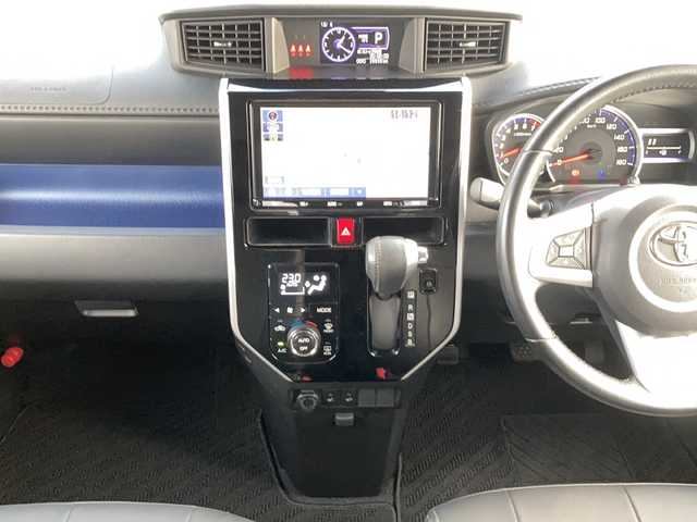 トヨタ タンク カスタムG 佐賀県 2020(令2)年 4万km レーザーブルークリスタルシャイン 純正9インチナビ/バックカメラ/両側パワースライドドア/プリクラッシュセーフティ/レーンキープアシスト/オートハイビーム/コーナーセンサー/クルーズコントロール/ビルトインETC/革調シートカバー/シートヒーター/ステアリングリモコン/ドライブレコーダー/プッシュスタート/スマートキー/LEDヘッドライト/フォグライト/純正アルミホイール