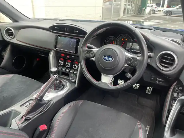 スバル ＢＲＺ GT 埼玉県 2017(平29)年 6.4万km WRブルーパール /6速MT//STIマフラー//ブレンボキャリパー//SACHSダンパー//社外ディスプレイオーディオ//CD/DVD/Bluetooth/USB//クルーズコントロール//ハーフレザーシート//前2席シートヒーター//ETC2.0//スマートキーx2//LEDヘッドライト//LEDフォグランプ//W.サイド.カーテンエアバッグ//ABS//横滑り防止装置//革巻きステアリング//オートライト//純正17インチAW//新車時保証書//取扱説明書