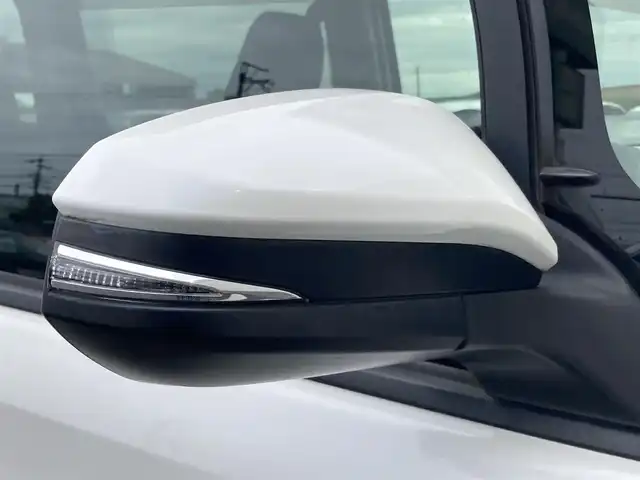 トヨタ ヴォクシー ハイブリッド V 静岡県 2014(平26)年 7.5万km ホワイトパールクリスタルシャイン 社外メモリーナビ(AVIC-RW710)/　AM FM CD DVD Bluetooth SD/ビルトインETC/LEDオートヘッドランプ/シートヒーター(前席)/両側パワースライドドア/クルーズコントロール/革巻きステアリング/ステアリングスイッチ/スマートキー＆プッシュスタート/純正15インチアルミホイール/リアロールサンシェード/フルセグTV/バックモニター/前後方ドライブレコーダー