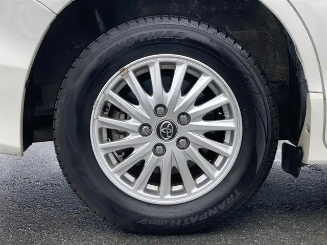 トヨタ ヴォクシー ハイブリッド V 静岡県 2014(平26)年 7.5万km ホワイトパールクリスタルシャイン 社外メモリーナビ(AVIC-RW710)/　AM FM CD DVD Bluetooth SD/ビルトインETC/LEDオートヘッドランプ/シートヒーター(前席)/両側パワースライドドア/クルーズコントロール/革巻きステアリング/ステアリングスイッチ/スマートキー＆プッシュスタート/純正15インチアルミホイール/リアロールサンシェード/フルセグTV/バックモニター/前後方ドライブレコーダー