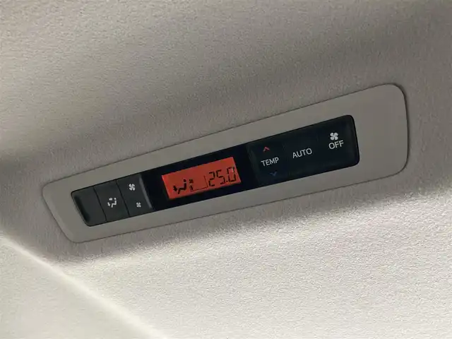 トヨタ ヴォクシー ハイブリッド V 静岡県 2014(平26)年 7.5万km ホワイトパールクリスタルシャイン 社外メモリーナビ(AVIC-RW710)/　AM FM CD DVD Bluetooth SD/ビルトインETC/LEDオートヘッドランプ/シートヒーター(前席)/両側パワースライドドア/クルーズコントロール/革巻きステアリング/ステアリングスイッチ/スマートキー＆プッシュスタート/純正15インチアルミホイール/リアロールサンシェード/フルセグTV/バックモニター/前後方ドライブレコーダー