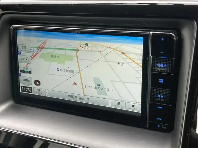 トヨタ ヴォクシー ハイブリッド V 静岡県 2014(平26)年 7.5万km ホワイトパールクリスタルシャイン 社外メモリーナビ(AVIC-RW710)/　AM FM CD DVD Bluetooth SD/ビルトインETC/LEDオートヘッドランプ/シートヒーター(前席)/両側パワースライドドア/クルーズコントロール/革巻きステアリング/ステアリングスイッチ/スマートキー＆プッシュスタート/純正15インチアルミホイール/リアロールサンシェード/フルセグTV/バックモニター/前後方ドライブレコーダー