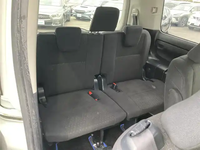 トヨタ ヴォクシー ハイブリッド V 静岡県 2014(平26)年 7.5万km ホワイトパールクリスタルシャイン 社外メモリーナビ(AVIC-RW710)/　AM FM CD DVD Bluetooth SD/ビルトインETC/LEDオートヘッドランプ/シートヒーター(前席)/両側パワースライドドア/クルーズコントロール/革巻きステアリング/ステアリングスイッチ/スマートキー＆プッシュスタート/純正15インチアルミホイール/リアロールサンシェード/フルセグTV/バックモニター/前後方ドライブレコーダー