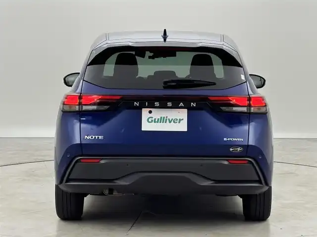 日産 ノート X 福岡県 2022(令4)年 5.6万km オーロラフレアブルーパール 純正ＤＡナビ／フルセグＴＶ　/アラウンドビューモニター　/デジタルインナーミラー　/ＥＴＣ　/前後ドラレコ　/コーナーセンサー　/エマージェンシーブレーキ　/レーンキープ　/ブラインドスポットモニター　/ＬＥＤヘッドライト