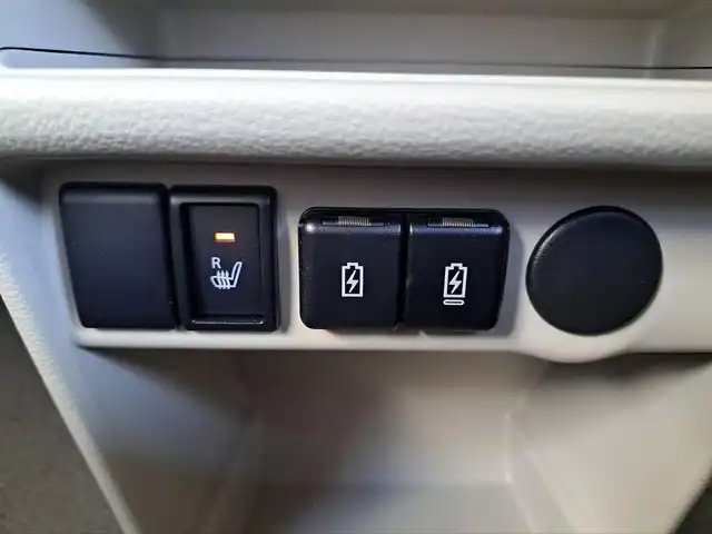 スズキ ラパン G 大阪府 2023(令5)年 0.3万km フォーンベージュM /禁煙車//ワンオーナー車//純正メモリナビ/KXM-E507W//Bluetooth/CD/DVD/USB/iPod//フルセグテレビ//前後ドライブレコーダー//純正フロアマット//アイドリングストップ//オートハイビーム//スマートキー//運転席シートヒーター//後方コーナーセンサー//車線逸脱警報システム//type-c充電ソケット//Wエアバッグ//スペアキー×1//取扱説明書/保証書