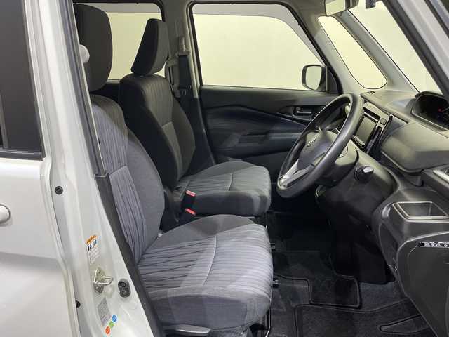 スズキ ソリオ G 愛媛県 2021(令3)年 5.4万km ピュアホワイトP 社外７インチナビ（CN-E330D）/ワンセグTV/バックカメラ/ドライブレコーダー/コーナーセンサー/両側スライドドア/オートライト/オートマチックハイビーム/電動格納ドアミラー/スマートキー/プッシュスタート/禁煙車