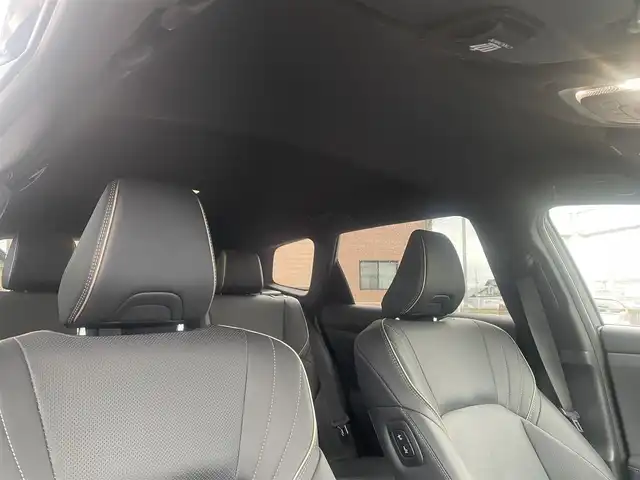 トヨタ クラウン エステート Z 群馬県 2025(令7)年 0.4万km マッシブグレー ワンオーナー/４WD/純正ナビ、地デジ、Bluetooth、ミラーキャスト/アラウンドビューモニター/プリクラッシュセーフティ/ブラインドスポットモニター/レーダークルーズコントロール/革巻きステア/パドルシフト/ビルトインETC2.0/LEDヘッドライト/デジタルインナーミラー（ドラレコ前後録画）/クリアランスソナー（前後）/前席パワーシート、シートヒーター、エアシート/ステアリングヒーター/ウインカーミラー/オートマチックハイビーム/ヘッドアップディスプレイ/置くだけ充電/パワーバックドア/スマートキー×２/保証書