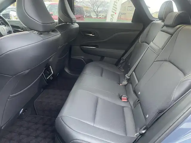 トヨタ クラウン エステート Z 群馬県 2025(令7)年 0.4万km マッシブグレー ワンオーナー/４WD/純正ナビ、地デジ、Bluetooth、ミラーキャスト/アラウンドビューモニター/プリクラッシュセーフティ/ブラインドスポットモニター/レーダークルーズコントロール/革巻きステア/パドルシフト/ビルトインETC2.0/LEDヘッドライト/デジタルインナーミラー（ドラレコ前後録画）/クリアランスソナー（前後）/前席パワーシート、シートヒーター、エアシート/ステアリングヒーター/ウインカーミラー/オートマチックハイビーム/ヘッドアップディスプレイ/置くだけ充電/パワーバックドア/スマートキー×２/保証書