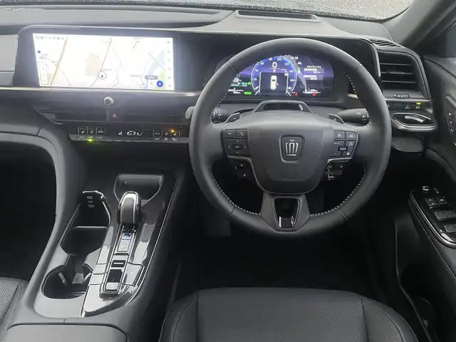 トヨタ クラウン エステート Z 群馬県 2025(令7)年 0.4万km マッシブグレー ワンオーナー/４WD/純正ナビ、地デジ、Bluetooth、ミラーキャスト/アラウンドビューモニター/プリクラッシュセーフティ/ブラインドスポットモニター/レーダークルーズコントロール/革巻きステア/パドルシフト/ビルトインETC2.0/LEDヘッドライト/デジタルインナーミラー（ドラレコ前後録画）/クリアランスソナー（前後）/前席パワーシート、シートヒーター、エアシート/ステアリングヒーター/ウインカーミラー/オートマチックハイビーム/ヘッドアップディスプレイ/置くだけ充電/パワーバックドア/スマートキー×２/保証書