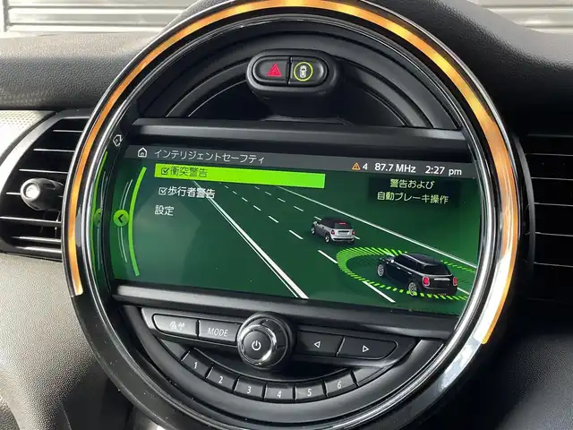 ＭＩＮＩ ミニ クーパー 三重県 2020(令2)年 2万km ホワイト・シルバー ペッパーパッケージ/・ライトパッケージ/・MINIエキサイトメントパッケージ/・ストレージコンパートメントパッケージ/・レインセンサー（自動ドライビングライト付き）/ユニオンジャックテールランプ/インテリジェントセーフティ/純正HDDナビ/BT/USB/社外TVチューナー/バックカメラ/コンフォートアクセス/パークディスタンスコントロール/LED AUTOヘッドライト/純正16インチAW/ETC/AKEEYO 全方位ドライブレコーダー ”AKY-V360S”/保証書/取扱説明書/スペアキー