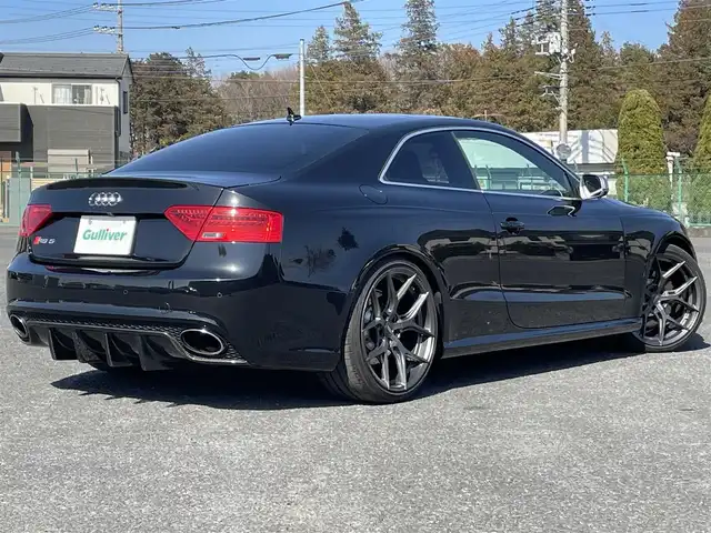 アウディ ＲＳ５ 千葉県 2013(平25)年 6.8万km サテンブラックM 左ハンドル/ＫＷＨＡＳ車高調/ＶＯＳＳＥＮ　ＨＦ５２０インチ鍛造ＡＷ/Ｋ＆Ｎラムエアシステム/カーボンフロントスポイラー/カーボンリアディフューザー/ガラスサンルーフ/バング＆オルフセンオーディオ