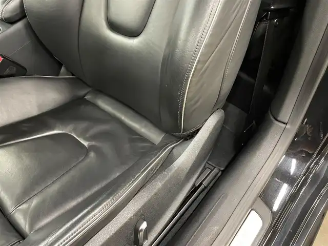 アウディ ＲＳ５ 千葉県 2013(平25)年 6.8万km サテンブラックM 左ハンドル/ＫＷＨＡＳ車高調/ＶＯＳＳＥＮ　ＨＦ５２０インチ鍛造ＡＷ/Ｋ＆Ｎラムエアシステム/カーボンフロントスポイラー/カーボンリアディフューザー/ガラスサンルーフ/バング＆オルフセンオーディオ