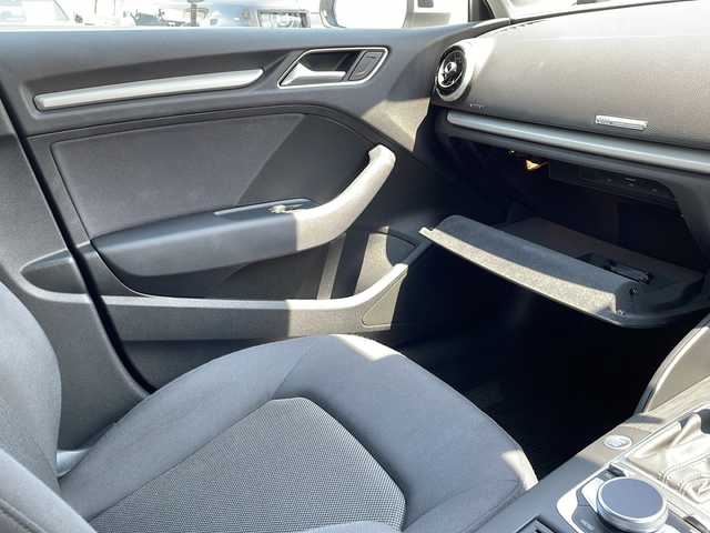 アウディ Ａ３ SB 30TFSI 東京都 2019(平31)年 2万km グレイシアホワイトメタリック ワンオーナー/アシスタンスP　コンビニエンスP/取扱説明書/新車購入時保証書/Audiプレセンス/Audiサイドアシスト/アクティブレーンアシスト/アダプティブクルーズコントロール/純正ナビ/フルセグTV/SD/CD/DVD/BT/USB/AUX/バックカメラ　ETC【2.0】/前後ドライブレコーダー/バーチャルコックピット/コーナーセンサー/純正16インチアルミ