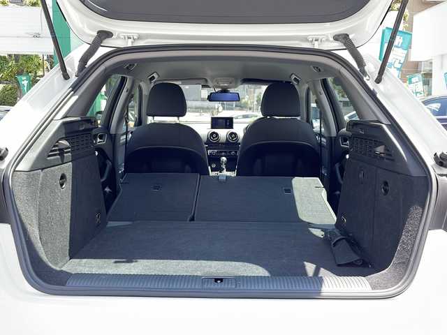 アウディ Ａ３ SB 30TFSI 東京都 2019(平31)年 2万km グレイシアホワイトメタリック ワンオーナー/アシスタンスP　コンビニエンスP/取扱説明書/新車購入時保証書/Audiプレセンス/Audiサイドアシスト/アクティブレーンアシスト/アダプティブクルーズコントロール/純正ナビ/フルセグTV/SD/CD/DVD/BT/USB/AUX/バックカメラ　ETC【2.0】/前後ドライブレコーダー/バーチャルコックピット/コーナーセンサー/純正16インチアルミ