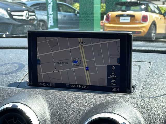 アウディ Ａ３ SB 30TFSI 東京都 2019(平31)年 2万km グレイシアホワイトメタリック ワンオーナー/アシスタンスP　コンビニエンスP/取扱説明書/新車購入時保証書/Audiプレセンス/Audiサイドアシスト/アクティブレーンアシスト/アダプティブクルーズコントロール/純正ナビ/フルセグTV/SD/CD/DVD/BT/USB/AUX/バックカメラ　ETC【2.0】/前後ドライブレコーダー/バーチャルコックピット/コーナーセンサー/純正16インチアルミ