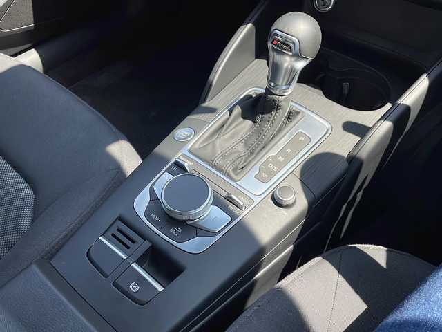 アウディ Ａ３ SB 30TFSI 東京都 2019(平31)年 2万km グレイシアホワイトメタリック ワンオーナー/アシスタンスP　コンビニエンスP/取扱説明書/新車購入時保証書/Audiプレセンス/Audiサイドアシスト/アクティブレーンアシスト/アダプティブクルーズコントロール/純正ナビ/フルセグTV/SD/CD/DVD/BT/USB/AUX/バックカメラ　ETC【2.0】/前後ドライブレコーダー/バーチャルコックピット/コーナーセンサー/純正16インチアルミ