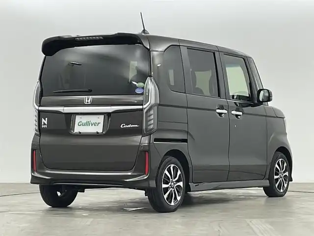 ホンダ Ｎ ＢＯＸ カスタム G L ホンダセンシング 福島県 2017(平29)年 8.2万km プレミアムグラマラスブロンズP 純正ディスプレイオーディオ/型式：WX-171CP/【AM/FM/USB/HDMI/CD/Bluetooth/ワンセグTV】/・バックカメラ/・前方ドライブレコーダー/・ETC/ホンダセンシング/・衝突軽減ブレーキ/・路外逸脱抑制機能/・レーンキープアシスト/・アダプティブクルーズコントロール/・オートマチックハイビーム/後方コーナーセンサー/LEDヘッドライト/・オートライト/・LEDフロントフォグライト/ステアリングスイッチ/片側パワースライドドア/チップアップシート/純正サイドエアロ/アイドリングストップ/横滑り防止装置/ABS/純正14インチアルミホイール/電動格納ウィンカーミラー/プッシュスタート/・スマートキー/・スペアキー/取扱説明書