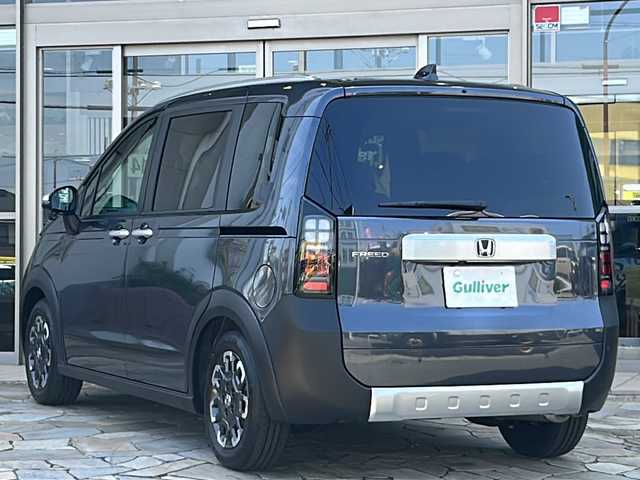 ホンダ フリード クロスター 静岡県 2025(令7)年 0.1万km未満 メテオロイドグレーメタリック ホンダセンシング/・衝突軽減ブレーキ/・アクティブクルーズコントロール/・レーンキープアシスト/・ブラインドスポットモニター/・パーキングアシスト/・踏み間違い防止機能/純正ナビ/・フルセグTV/・ラジオ/Bluetooth/USB/スマホ連携/主要装備/・両側パワースライドドア/・バックカメラ/・コーナーセンサー/・ステアリングスイッチ/・オートライト/・オートハイビーム/・ハーフレザーシート/・シートヒーター/・プッシュスタート/・スマートキー