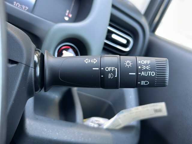 ホンダ フリード クロスター 静岡県 2025(令7)年 0.1万km未満 メテオロイドグレーメタリック ホンダセンシング/・衝突軽減ブレーキ/・アクティブクルーズコントロール/・レーンキープアシスト/・ブラインドスポットモニター/・パーキングアシスト/・踏み間違い防止機能/純正ナビ/・フルセグTV/・ラジオ/Bluetooth/USB/スマホ連携/主要装備/・両側パワースライドドア/・バックカメラ/・コーナーセンサー/・ステアリングスイッチ/・オートライト/・オートハイビーム/・ハーフレザーシート/・シートヒーター/・プッシュスタート/・スマートキー