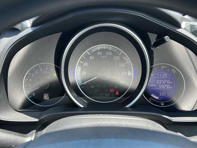 ホンダ フィット 13G Lパッケージ 京都府 2016(平28)年 3.8万km クリスタルブラックパール ワンオーナー/純正ナビ/　(AM/FM/TV/BT/USB/iPod/CD)/バックカメラ/ETC/クルーズコントロール/プッシュスタート/スマートキー/LEDライト/オートライト/純正フロアマット/横滑り防止装置/取扱説明書/保証書/ドアバイザー