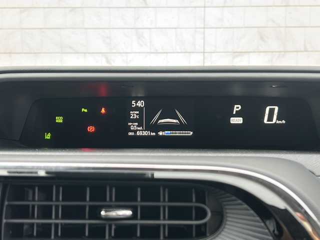 トヨタ アクア S 茨城県 2020(令2)年 7万km スーパーホワイトⅡ 社外メモリナビ【CN-B301B】/(CD・BT・ラジオ再生)/プリクラッシュセーフティ/リモコンキー
