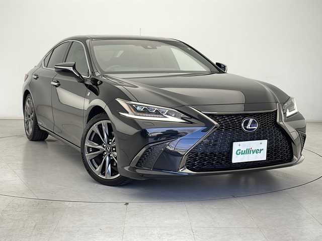 レクサス ＥＳ 300h Fスポーツ 千葉県 2019(令1)年 3.7万km グラファイトブラックガラスフレーク 純正ナビ　　(フルセグTV　Bluetooth　CD/DVD)/バックカメラ　/ETC2.0/Mark Levinsonサウンド/サンルーフ　/レザーシート　/パワーシート　/シートヒーター　/エアシート　/パドルシフト　/ステアリングスイッチ/ステアリングヒーター/クルーズコントロール　/ブラインドスポットモニター/オートライト/ＬＥＤヘッドライト　/オートハイビーム/ヘッダアップディスプレイ/クリアランスソナー/純正19インチアルミホイール/純正フロアマット/リアオートサンシェード/ワイヤレス充電/パワートランク（ハンズフリー）/電動格納ウィンカーミラー/プッシュスタート　/スマートキー　