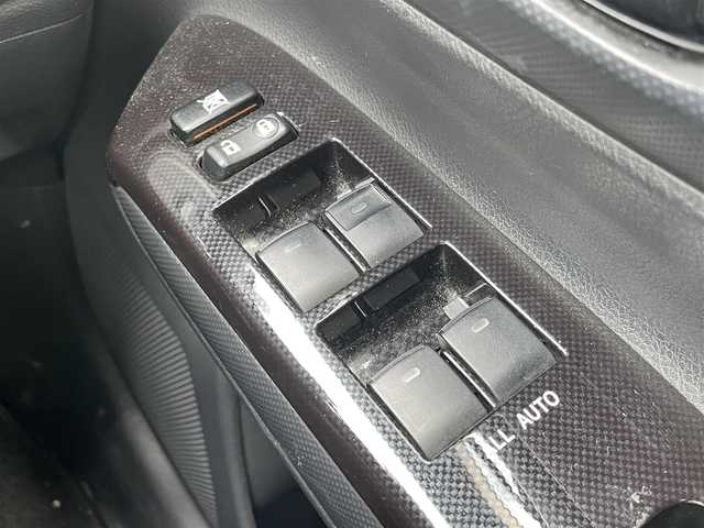 トヨタ ウィッシュ 1．8S 千葉県 2012(平24)年 11.9万km グレーメタリック ユーザー買取車両/純正ナビ(NSCP-W62)/　ワンセグ/BT/CD/AUX/バックカメラ/パドルシフト/ETC/スマートキー/プッシュスタート/HIDヘッドライト/オートライト/フォグライト/純正フロアマット/サイドバイザー
