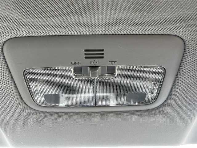 トヨタ ウィッシュ 1．8S 千葉県 2012(平24)年 11.9万km グレーメタリック ユーザー買取車両/純正ナビ(NSCP-W62)/　ワンセグ/BT/CD/AUX/バックカメラ/パドルシフト/ETC/スマートキー/プッシュスタート/HIDヘッドライト/オートライト/フォグライト/純正フロアマット/サイドバイザー