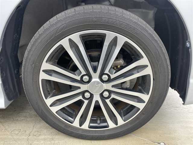 ダイハツ タント カスタム RS トップED SA Ⅲ 岡山県 2018(平30)年 5.3万km ブライトシルバーメタリック 純正ナビ/【ナビ/フルセグ/Bluetooth/DVD/CD】	/バックカメラ	/オートハイビーム	/LEDヘッドライト（AUTO機能付き）	/ETC	/運転席シートヒーター		/衝突軽減ブレーキシステム	/車線逸脱防止システム	/横滑り防止装置	/社外ドライブレコーダー（前後）	/純正15インチアルミ/純正フロアマット	/ステアリングスイッチ	/チルトステアリング/ウィンカーミラー/ドアバイザー/プッシュスタート	/スマートキー×2	/ナビ取扱説明書