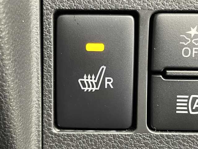 ダイハツ タント カスタム RS トップED SA Ⅲ 岡山県 2018(平30)年 5.3万km ブライトシルバーメタリック 純正ナビ/【ナビ/フルセグ/Bluetooth/DVD/CD】	/バックカメラ	/オートハイビーム	/LEDヘッドライト（AUTO機能付き）	/ETC	/運転席シートヒーター		/衝突軽減ブレーキシステム	/車線逸脱防止システム	/横滑り防止装置	/社外ドライブレコーダー（前後）	/純正15インチアルミ/純正フロアマット	/ステアリングスイッチ	/チルトステアリング/ウィンカーミラー/ドアバイザー/プッシュスタート	/スマートキー×2	/ナビ取扱説明書