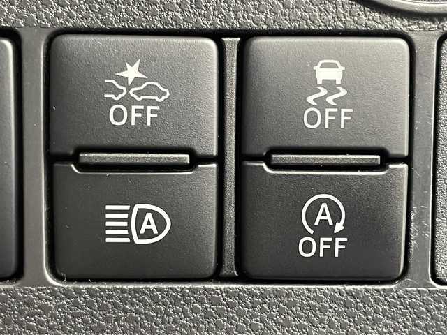 ダイハツ タント カスタム RS トップED SA Ⅲ 岡山県 2018(平30)年 5.3万km ブライトシルバーメタリック 純正ナビ/【ナビ/フルセグ/Bluetooth/DVD/CD】	/バックカメラ	/オートハイビーム	/LEDヘッドライト（AUTO機能付き）	/ETC	/運転席シートヒーター		/衝突軽減ブレーキシステム	/車線逸脱防止システム	/横滑り防止装置	/社外ドライブレコーダー（前後）	/純正15インチアルミ/純正フロアマット	/ステアリングスイッチ	/チルトステアリング/ウィンカーミラー/ドアバイザー/プッシュスタート	/スマートキー×2	/ナビ取扱説明書