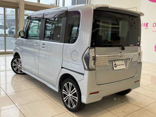 ダイハツ タント カスタム RS トップED SA Ⅲ 埼玉県 2018(平30)年 5.3万km ブライトシルバーメタリック スマートアシスト /メモリナビ /　　CD/DVD/BT/フルセグ/バックカメラ /両側パワースライドドア /LEDオートライト /ハーフレザーシート /シートヒーター /純正15インチアルミホイール /ステアリングスイッチ　/禁煙車