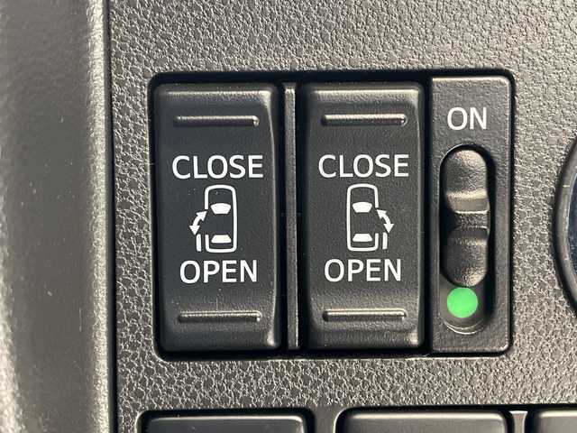 ダイハツ タント カスタム RS トップED SA Ⅲ 埼玉県 2018(平30)年 5.3万km ブライトシルバーメタリック スマートアシスト /メモリナビ /　　CD/DVD/BT/フルセグ/バックカメラ /両側パワースライドドア /LEDオートライト /ハーフレザーシート /シートヒーター /純正15インチアルミホイール /ステアリングスイッチ　/禁煙車