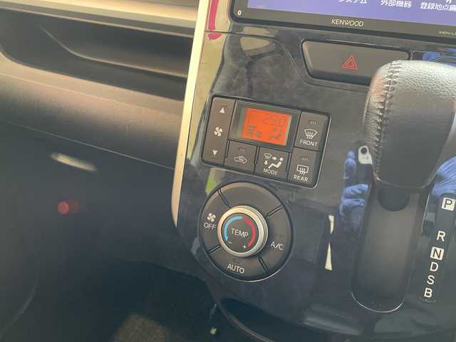 ダイハツ タント カスタム RS トップED SA Ⅲ 埼玉県 2018(平30)年 5.3万km ブライトシルバーメタリック スマートアシスト /メモリナビ /　　CD/DVD/BT/フルセグ/バックカメラ /両側パワースライドドア /LEDオートライト /ハーフレザーシート /シートヒーター /純正15インチアルミホイール /ステアリングスイッチ　/禁煙車