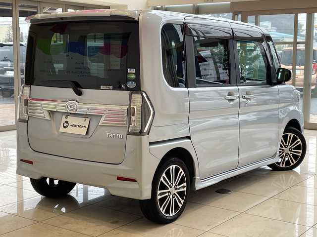 ダイハツ タント カスタム RS トップED SA Ⅲ 埼玉県 2018(平30)年 5.3万km ブライトシルバーメタリック スマートアシスト /メモリナビ /　　CD/DVD/BT/フルセグ/バックカメラ /両側パワースライドドア /LEDオートライト /ハーフレザーシート /シートヒーター /純正15インチアルミホイール /ステアリングスイッチ　/禁煙車