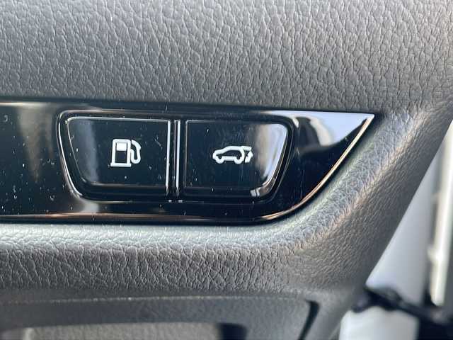 レクサス ＮＸ 350h Fスポーツ 山口県 2024(令6)年 0.6万km ホワイトノーヴァガラスフレーク 禁煙車/ワンオーナー/メーカーオプションナビ/(AM/FM/USB/Bluetooth/フルセグTV)/全周囲カメラ/ビルトインETC2.0/パノラマルーフ/衝突軽減ブレーキ/レーンキープアシスト/レーダークルーズコントロール/クリアランスソナー/ブラインドスポットモニター/ヘッドアップディスプレイ/パワーバックドア/デジタルインナーミラー/置くだけ充電/レザーシート/パワーシート/エアシート/シートヒーター/ハンドルヒーター/パドルシフト/ステアリングスイッチ/オートライト/オートハイビーム/LEDヘッドランプ/フォグランプ/プッシュスタート/スマートキー×２/カードキー×１/純正アルミホイール/純正フロアマット/取扱説明書/保証書