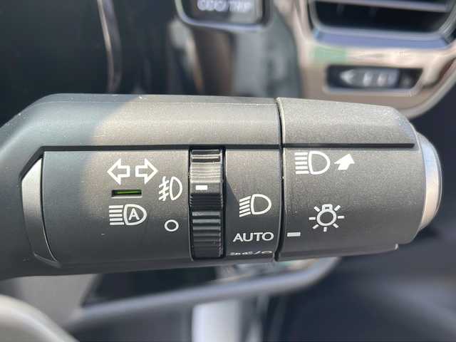 レクサス ＮＸ 350h Fスポーツ 山口県 2024(令6)年 0.6万km ホワイトノーヴァガラスフレーク 禁煙車/ワンオーナー/メーカーオプションナビ/(AM/FM/USB/Bluetooth/フルセグTV)/全周囲カメラ/ビルトインETC2.0/パノラマルーフ/衝突軽減ブレーキ/レーンキープアシスト/レーダークルーズコントロール/クリアランスソナー/ブラインドスポットモニター/ヘッドアップディスプレイ/パワーバックドア/デジタルインナーミラー/置くだけ充電/レザーシート/パワーシート/エアシート/シートヒーター/ハンドルヒーター/パドルシフト/ステアリングスイッチ/オートライト/オートハイビーム/LEDヘッドランプ/フォグランプ/プッシュスタート/スマートキー×２/カードキー×１/純正アルミホイール/純正フロアマット/取扱説明書/保証書