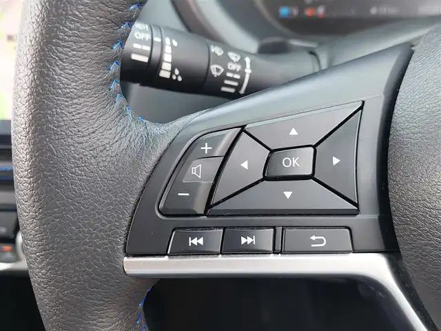 日産 キックス オーテック 東京都 2021(令3)年 3.6万km ブリリアントホワイトパール 純正ナビ/アラウンドビューモニター/ワンオーナー/プロパイロット/アダプティブクルーズコントロール/衝突軽減ブレーキ/レーンキープアシスト/シートヒーター/ハンドルヒーター/ビルトインETC/デジタルインナーミラー/プッシュスタート/キーレスエントリー/純正アルミホイール車載/USB入力端子/レザーシート/Bluetooth/新車保証書/取扱説明書