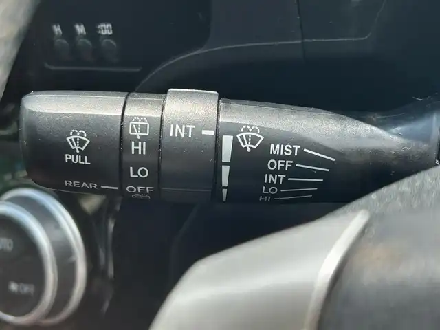 トヨタ アクア G 静岡県 2015(平27)年 12.1万km ライムホワイトパールクリスタルシャイン 純正ＳＤナビ/バックカメラ/ＥＴＣ/エンジンスタートボタン/フルセグテレビ/Ｂｌｕｅｔｏｏｔｈ接続可能/純正アルミホイール/オートライト/ＡＢＳ/保証書/記録簿/パワーステアリング/パワーウィンドウ/スマートキー