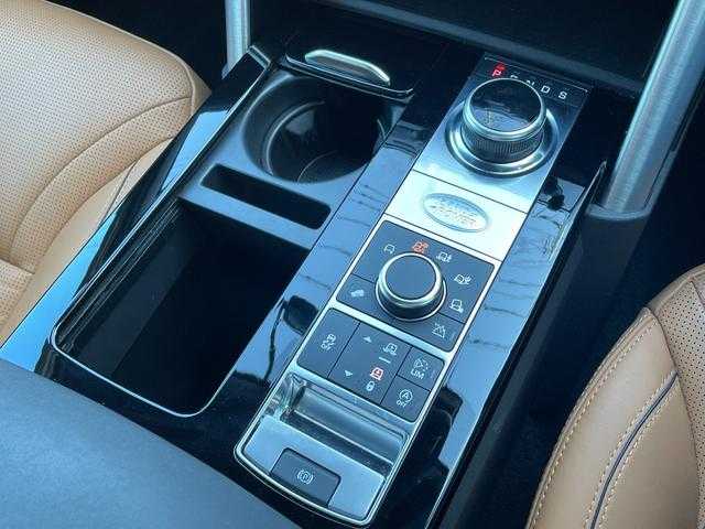 ランドローバー ランドローバー ディスカバリー HSE 埼玉県 2018(平30)年 5.6万km サントリーニ・ブラック ４WD/ターボ/純正ナビ/全方位カメラ/MERIDIANサウンドシステム/Bluetooth/CD/DVD/ETC/パワーシート/シートメモリー/シートヒーター/電動格納シート/パワーバックドア/ドライブレコーダー/LEDヘッドライト/バックフォグ/オートライト/オートマチックハイビーム