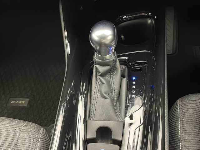 トヨタ Ｃ－ＨＲ S 宮崎県 2017(平29)年 4.2万km メタルストリームM 禁煙車/トヨタセーフティセンス/社外ナビTV/（AVN-P10W/Bluetooth/FMAM/フルセグTV)/社外バックカメラ/社外ETC/純正モデリスタエアロ/純正17インチアルミ/純正フロアマット/アダプティブクルーズコントロール/プリクラッシュセーフティ/レーンディパーチャーアラート/オートマチックハイビーム/電子パーキング/オートホールド/デュアルオートエアコン/本革巻ハンドル/オート電動格納ミラー/スマートキー/プッシュエンジンスタート/スペアキー/新車時保証書