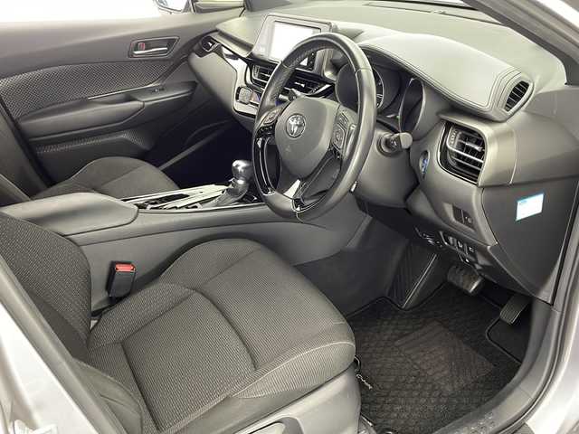 トヨタ Ｃ－ＨＲ S 宮崎県 2017(平29)年 4.2万km メタルストリームM 禁煙車/トヨタセーフティセンス/社外ナビTV/（AVN-P10W/Bluetooth/FMAM/フルセグTV)/社外バックカメラ/社外ETC/純正モデリスタエアロ/純正17インチアルミ/純正フロアマット/アダプティブクルーズコントロール/プリクラッシュセーフティ/レーンディパーチャーアラート/オートマチックハイビーム/電子パーキング/オートホールド/デュアルオートエアコン/本革巻ハンドル/オート電動格納ミラー/スマートキー/プッシュエンジンスタート/スペアキー/新車時保証書