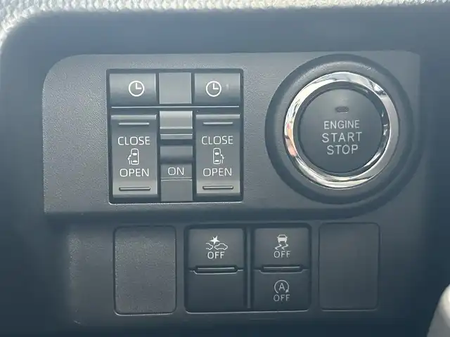 トヨタ ルーミー カスタムG 東京都 2024(令6)年 0.8万km ブラックマイカメタリック ワンオーナー/純正9インチフルセグTVディスプレイオーディオ/(Bluetooth/USB/iPod)/純正14インチアルミホイール/両側パワースライドドア/追従型クルーズコントロール/アイドリングストップ/横滑り防止装置/オートライト/スマートキー/スペアキー1本/取説書/保証書