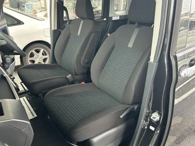 トヨタ ルーミー カスタムG 東京都 2024(令6)年 0.8万km ブラックマイカメタリック ワンオーナー/純正9インチフルセグTVディスプレイオーディオ/(Bluetooth/USB/iPod)/純正14インチアルミホイール/両側パワースライドドア/追従型クルーズコントロール/アイドリングストップ/横滑り防止装置/オートライト/スマートキー/スペアキー1本/取説書/保証書