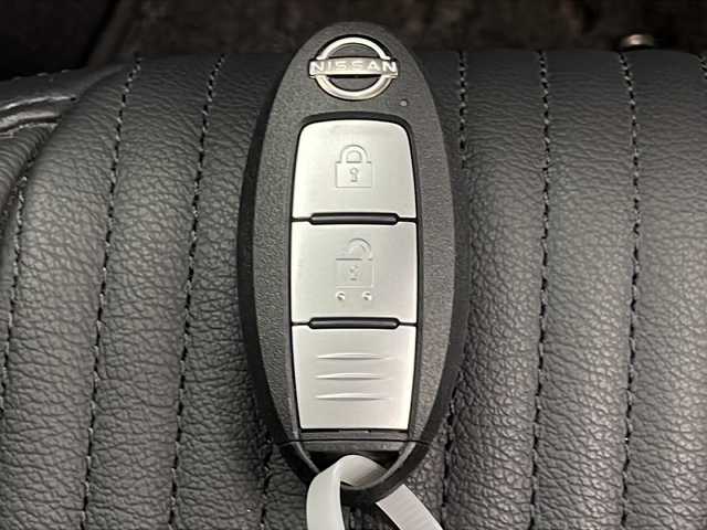 日産 オーラ G レザーエディション 千葉県 2024(令6)年 2万km ピュアホワイトパール / スーパーブラック 2トーン プロパイロット/純正メーカーナビ/BT フルセグ Carplay HDMI/全方位カメラ/ETC2.0/BOSEサウンド/衝突軽減ブレーキ/レーダークルーズコントロール/レーンキープアシスト/前後コーナーセンサー/ブラックレシート/ドライブレコーダー/ワイヤレス充電/デジタルインナーミラー/ブラインドスポットモニター/純正フロアマット/LEDヘッドライト/オートライト/スマートキー/プッシュスタート