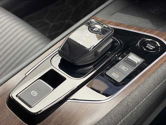 日産 オーラ G レザーエディション 千葉県 2024(令6)年 2万km ピュアホワイトパール / スーパーブラック 2トーン プロパイロット/純正メーカーナビ/BT フルセグ Carplay HDMI/全方位カメラ/ETC2.0/BOSEサウンド/衝突軽減ブレーキ/レーダークルーズコントロール/レーンキープアシスト/前後コーナーセンサー/ブラックレシート/ドライブレコーダー/ワイヤレス充電/デジタルインナーミラー/ブラインドスポットモニター/純正フロアマット/LEDヘッドライト/オートライト/スマートキー/プッシュスタート