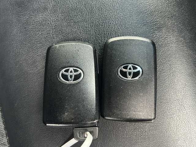 トヨタ ハリアー プレミアム 佐賀県 2016(平28)年 5.7万km ブラック アルパイン9インチメモリーナビゲーション/・フルセグTV/CD/DVD/SD/Bluetooth/バックカメラ/前方ドライブレコーダー/ビルトインETC/パワーバックドア/ハーフレザーシート/D席パワーシート/ISOFIX対応/木目調革巻きステアリング/ステアリングリモコン/純正18インチアルミホイール/純正LEDヘッドライト/・オートマチックハイビーム/純正LEDフォグランプ/純正フロアマット/純正ドアバイザ―/スペアキー１本/クルーズコントロール/レーンディパーチャーアラート/プリクラッシュセーフティ